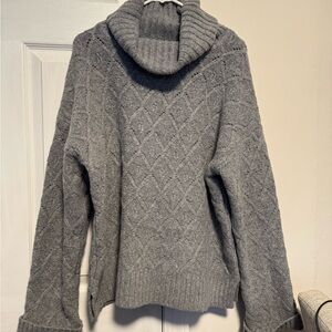 BNWT Hem & Thread Gray Turtleneck Sweater